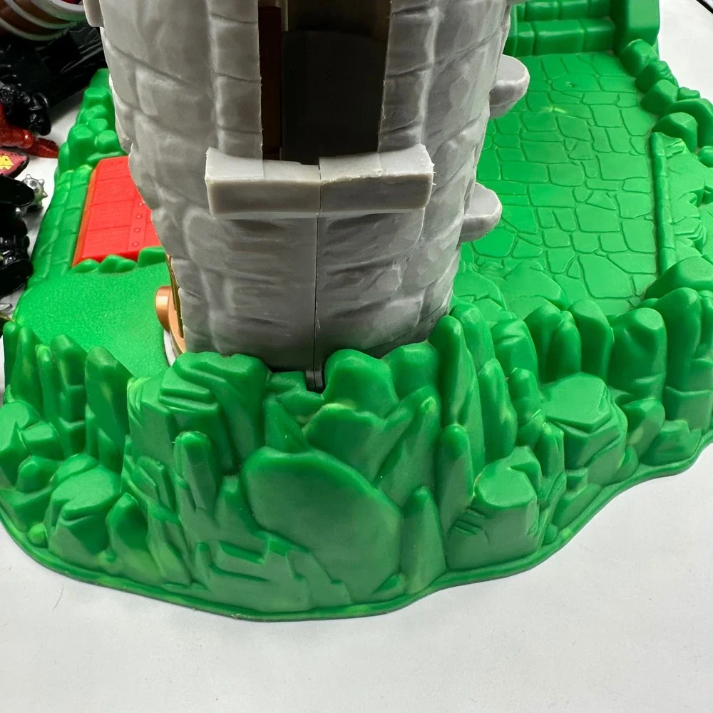 Fisher-Price Great Adventures Castle Playset Knights, 2 Dragons, Catapult + MORE